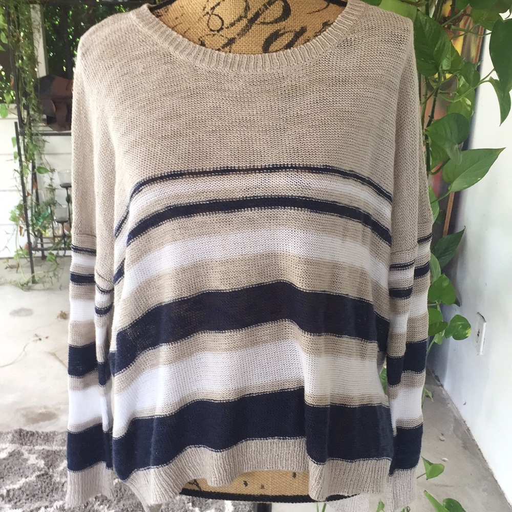 Beautiful lightweight sweater